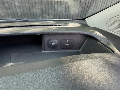 Ford Transit Custom 300 LEADER P/V ECOBLUE 24