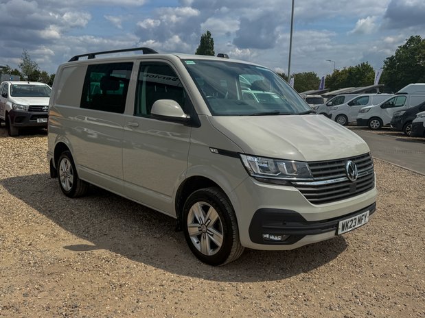Volkswagen Transporter Crew Cab SWB L1H1 T32 Tdi Kombi Highline Air SELECT 5