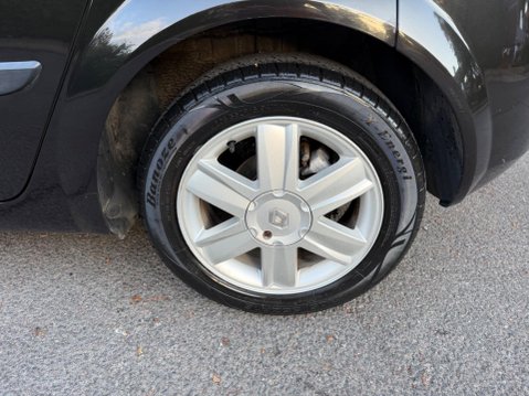 Renault Megane 1.6 VVT Oasis 5dr 48