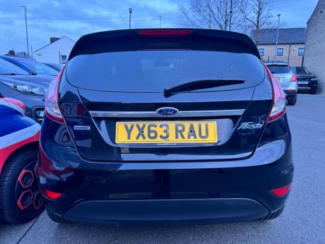 Ford Fiesta TITANIUM 6