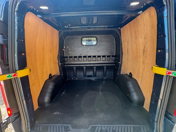 Ford Transit Custom AUTO Crew Cab SWB L1H1 320 Sport Air Con Camera Nav NO VAT SELECT 10