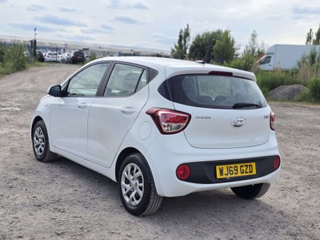 Hyundai i10 1.2 SE Hatchback 5dr Petrol Auto Euro 6 (87 ps) 28