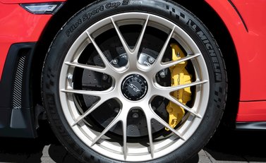 Porsche 911 (991) GT2 RS 10