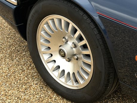 Jaguar XJS V12 CONVERTIBLE 2+2 38