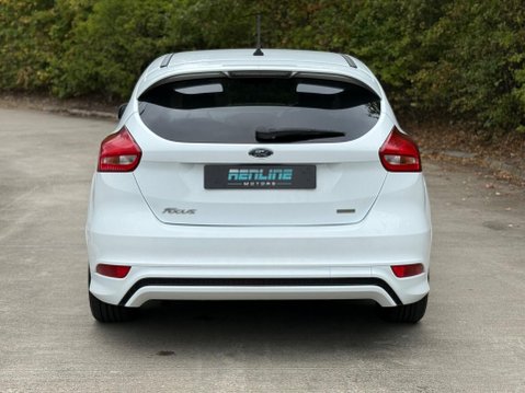 Ford Focus 1.0T EcoBoost ST-Line Euro 6 (s/s) 5dr 12