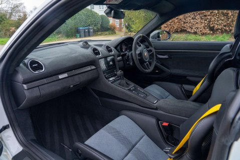 Porsche 718 Cayman GT4 RS 9