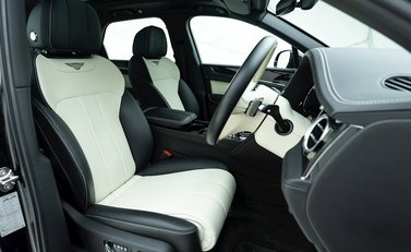 Bentley Bentayga V8 10