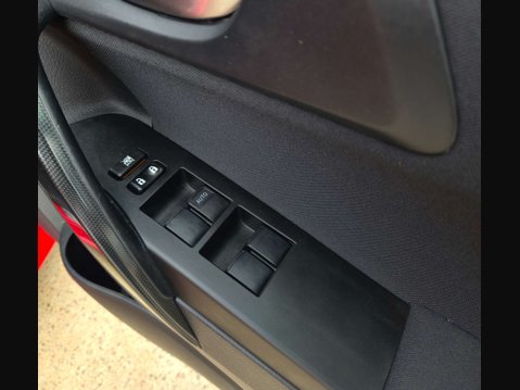 Toyota Auris 1.6 Auris Sport Valvematic 5dr 35