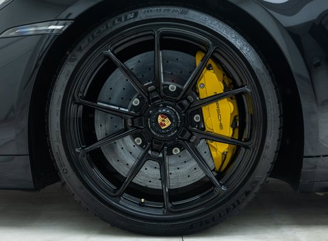 Porsche 911 Turbo S (992) 30