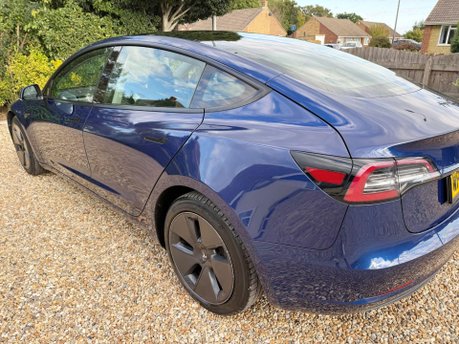 Tesla Model 3 Standard Range Plus Auto RWD 4dr 11