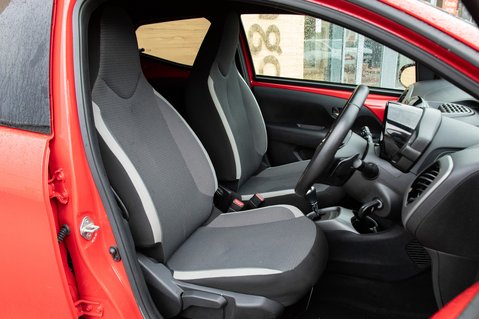 Toyota Aygo VVT-I X-TREND X-SHIFT TSS 27