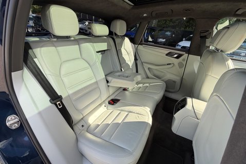 Porsche Macan TURBO PDK - HUGE SPEC - PAN ROOF - BOSE - CARPLAY 32