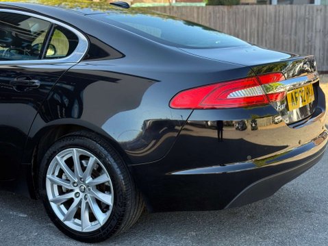 Jaguar XF 2.2d SE Saloon 4dr Diesel Auto Euro 5 (s/s) (190 ps) 29