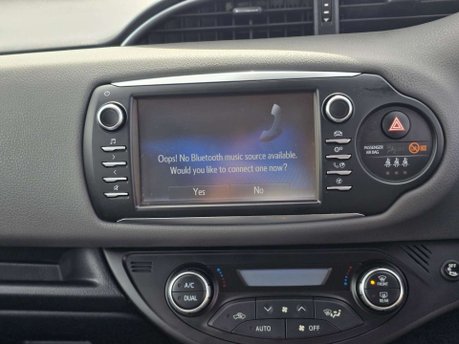 Toyota Yaris 1.5 VVT-h Icon Tech Hatchback 5dr Petrol Hybrid E-CVT Euro 6 (s/s) (100 ps) 29