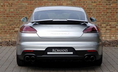 Porsche Panamera Turbo S 39