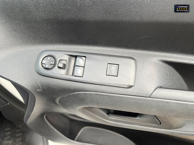 Citroen Berlingo SWB L1H1 650 Enterprise Bluehdi Air Con Sensors EURO 6 NO VAT 27