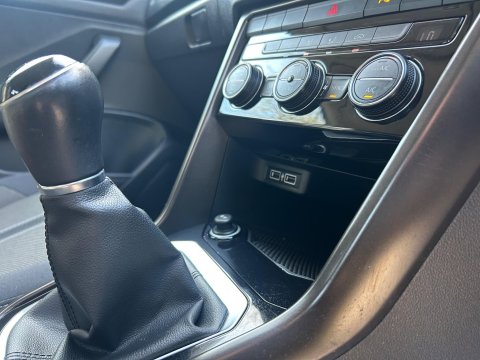 Volkswagen T-Roc 1.0 TSI SE Euro 6 (s/s) 5dr 11