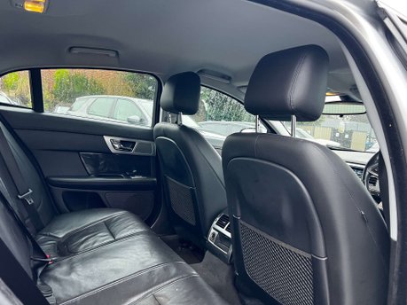 Jaguar XF 2.2 XF Luxury D Auto 4dr 16