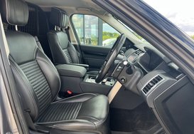 Land Rover Discovery 3.0 D300 MHEV HSE Auto 4WD COMMERCIAL 18