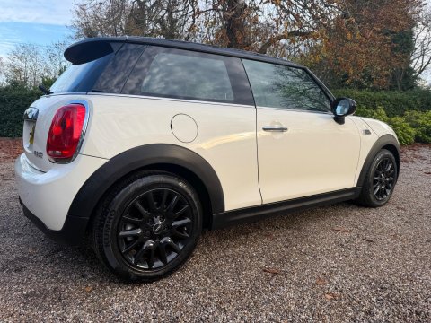 Mini Hatch 1.5 Cooper Auto Euro 6 (s/s) 3dr 8