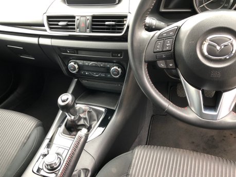 Mazda 3 2.0 SE-L NAV petrol manual 5 door, 1 owner £35 tax, 42,000m 4