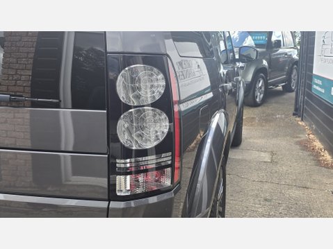 Land Rover Discovery 4 3.0 SD V6 Graphite SUV 5dr Diesel Auto 4WD Euro 6 (s/s) (256 bhp) 23