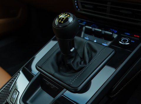 Porsche 911 GT3 TOURING (992) 23