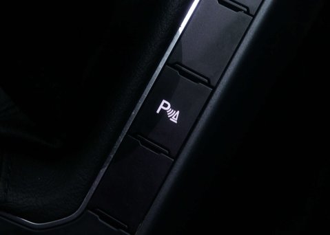 Volkswagen Polo 1.0 Polo R-Line TSi 5dr 33