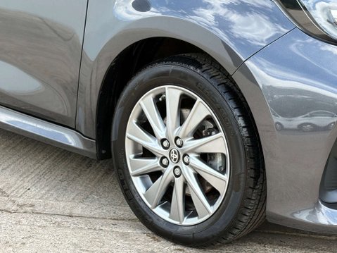 Toyota Yaris 1.5 Yaris Icon HEV CVT 5dr 8