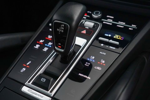 Porsche Cayenne TURBO S E-HYBRID 16