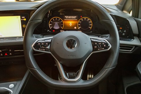 Volkswagen Golf R-LINE TSI 21