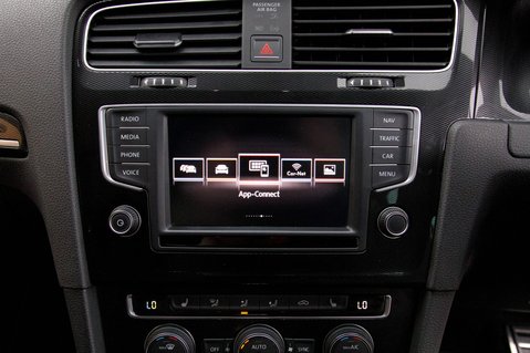 Volkswagen Golf GTI DSG 22