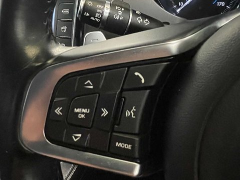 Jaguar F-Pace 2.0 F-PACE R-Sport AWD D Auto 4WD 5dr 15