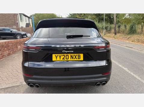Porsche Cayenne 3.0 Cayenne V6 E-Hybrid Auto 4WD 5dr 15