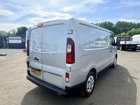 Renault Trafic 2.0 Trafic SL28 Business+ Blue dCi 9