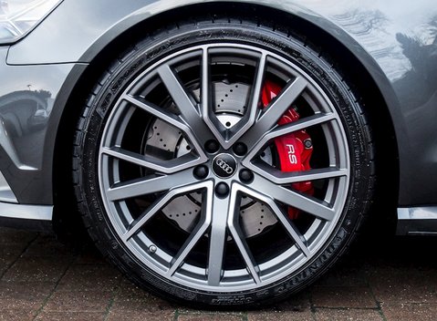 Audi RS6 Avant Performance 10