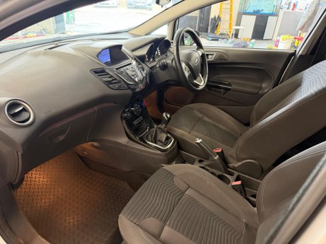 Ford Fiesta 1.0T EcoBoost Zetec Euro 6 (s/s) 5dr 28