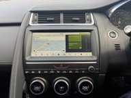 Jaguar E-Pace R-DYNAMIC SE 11