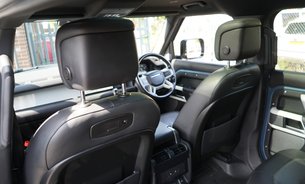 Land Rover Defender X-DYNAMIC HSE MHEV 3.0L Extended LR Warranty Tow Bar Pano Roof FLRSH  27