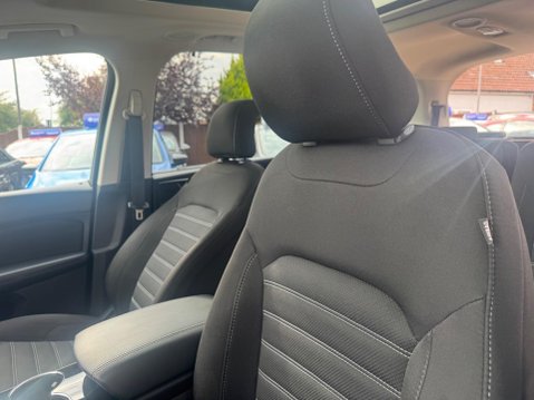 Ford Galaxy 2.0 TDCi Titanium Euro 6 (s/s) 5dr 27