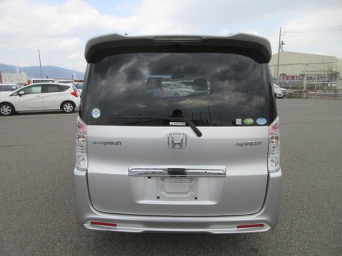 Honda Stepwagon Z RK5 + 8 SEATS 8