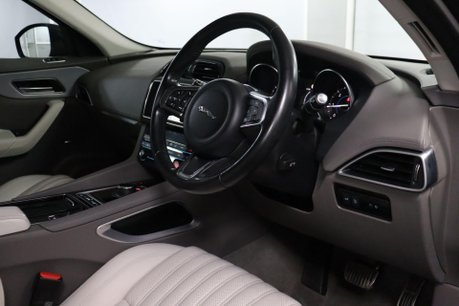 Jaguar F-Pace PORTFOLIO AWD 5