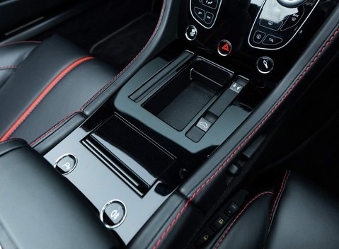 Aston Martin V12 Vantage S Roadster 19