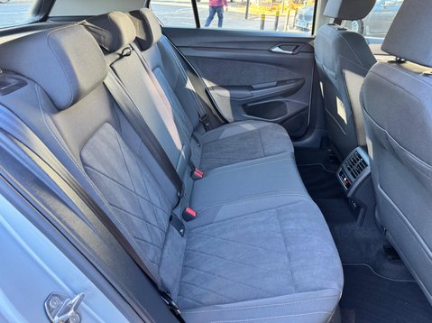 Volkswagen Golf STYLE ETSI DSG 23