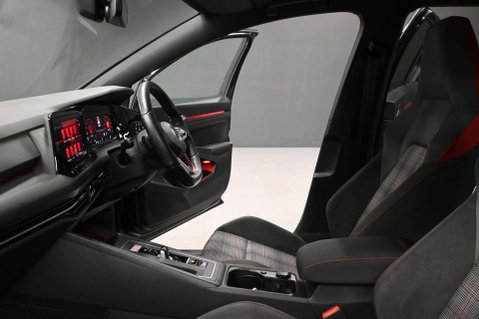 Volkswagen Golf 2.0 Golf GTi TSi Semi-Auto 5dr 25