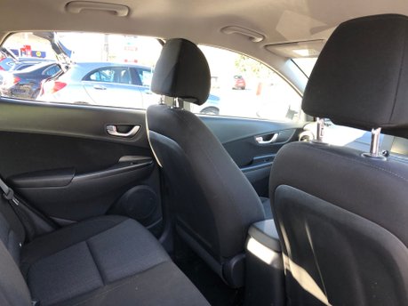 Hyundai KONA T-GDI SE CONNECT MHEV 53,000m, 1 owner Euro 6 ULEZ compliant 17