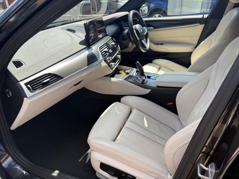 BMW 5 Series 520D M SPORT TOURING MHEV 15