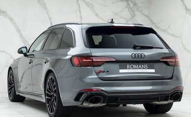 Audi RS4 Avant Carbon Black 3