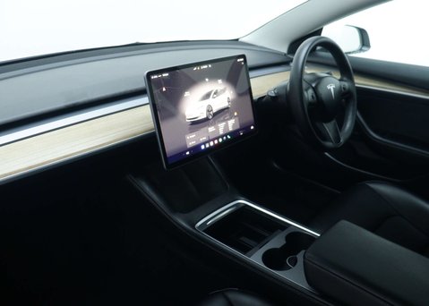 Tesla Model 3 Saloon 4dr Electric Auto RWD (241 bhp) 38