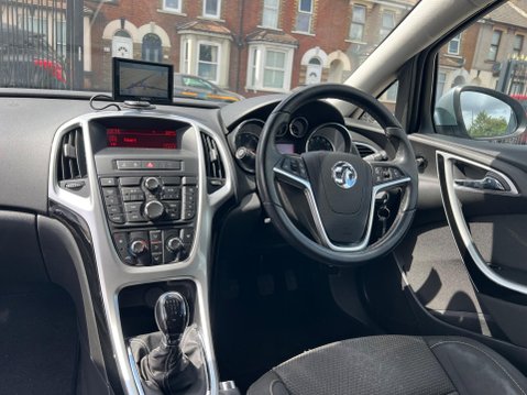 Vauxhall Astra 1.4 16v SRi Euro 5 5dr 22